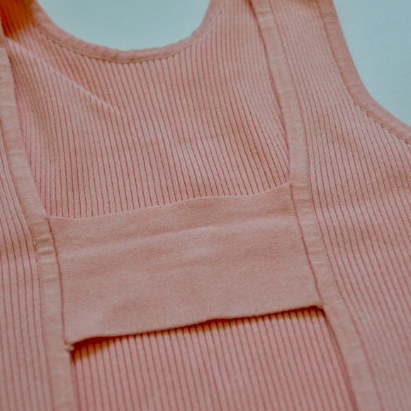 Cropped Ribbed Tank Top - Picture 3 of 10